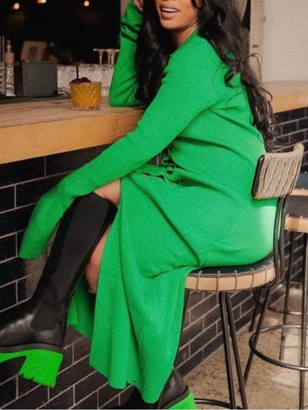 Vibrant Green Knit Maxi Dress – Sleek Long-Sleeve Styling